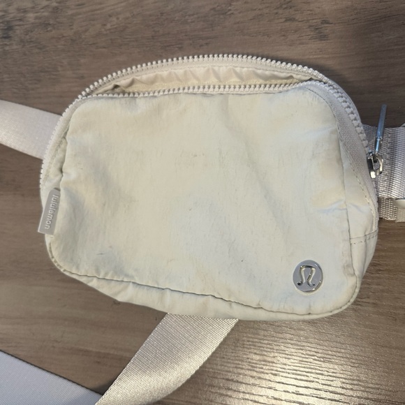 Lululemon belt bag - Picture 2 of 3